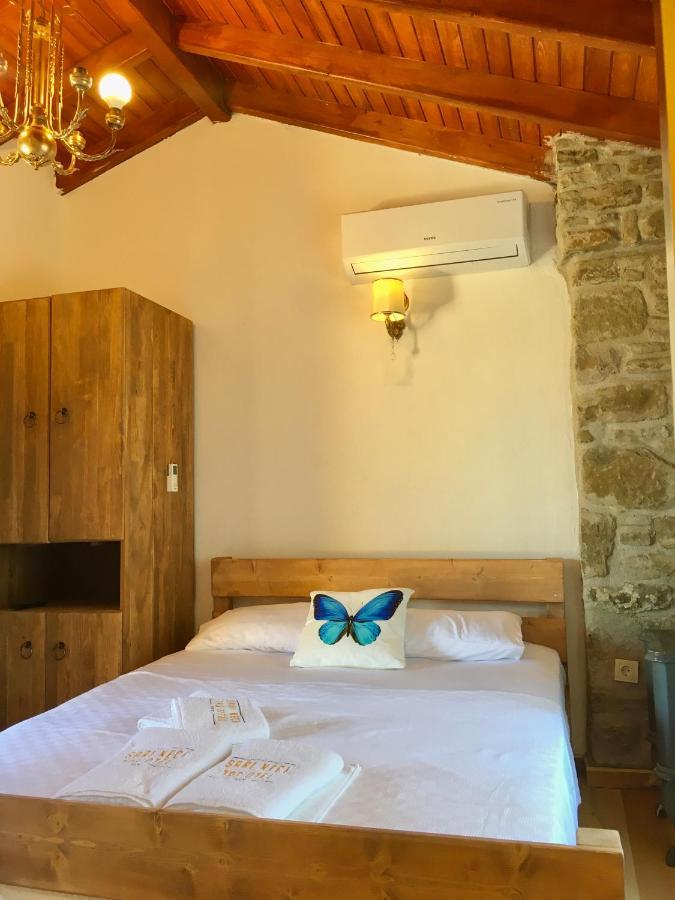 Sari Keçı Taş Otel İmroz Exterior foto