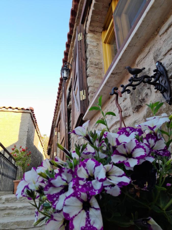 Sari Keçı Taş Otel İmroz Exterior foto