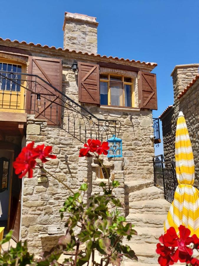 Sari Keçı Taş Otel İmroz Exterior foto