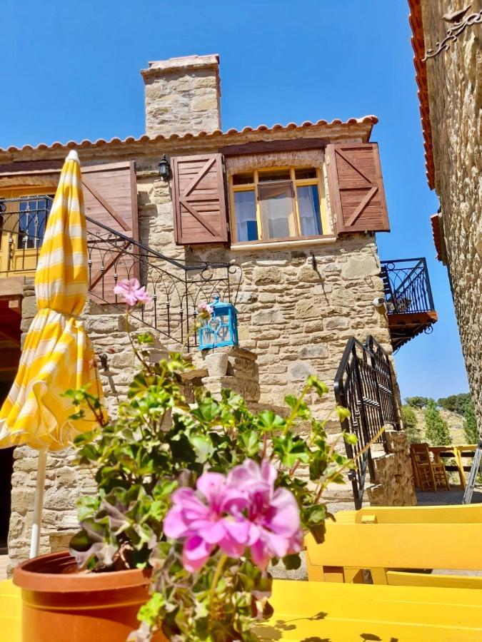Sari Keçı Taş Otel İmroz Exterior foto