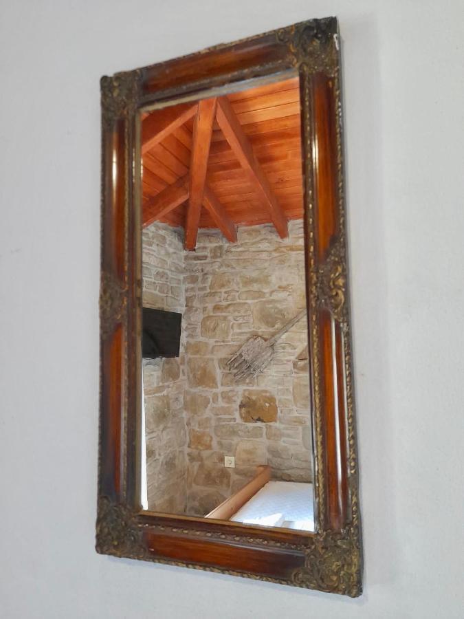 Sari Keçı Taş Otel İmroz Exterior foto