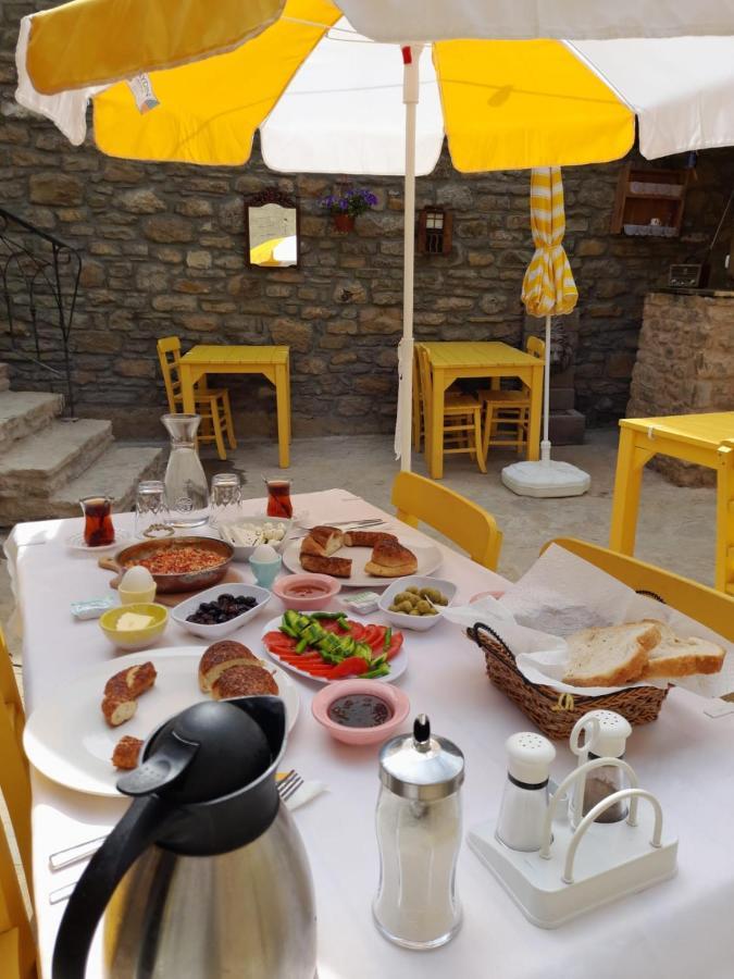Sari Keçı Taş Otel İmroz Exterior foto